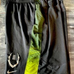 Men’s Nike Dri fit size XXL. Black and neon green. Comfortable fit.